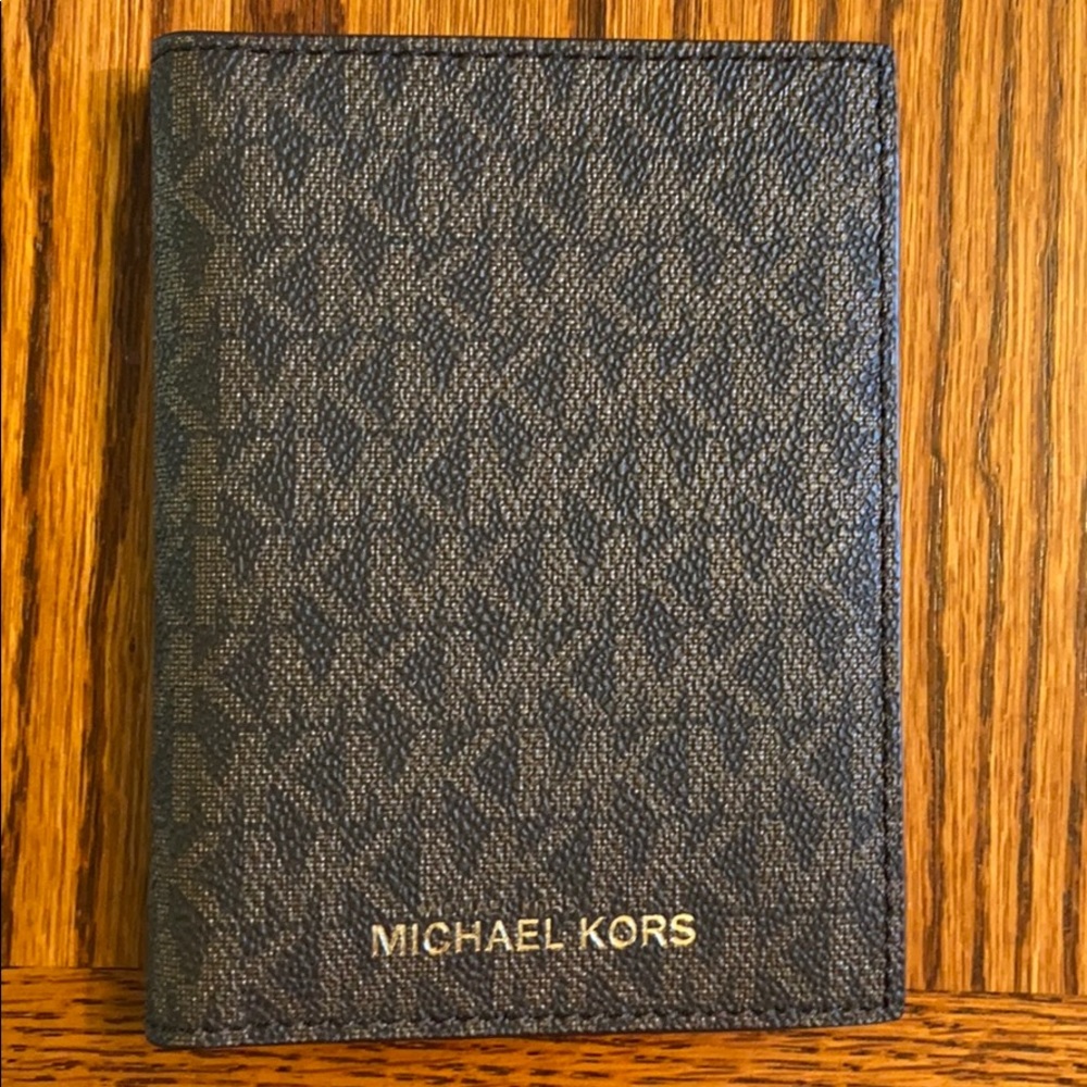 Micheal Kors wallet